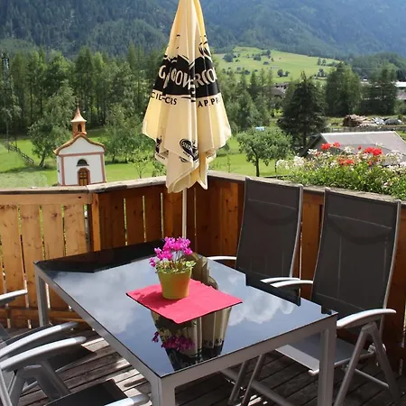 Michelas - Hof Apartman